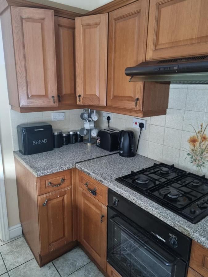 Cheerful 3-Bedroom House 브라이얼리 힐 외부 사진